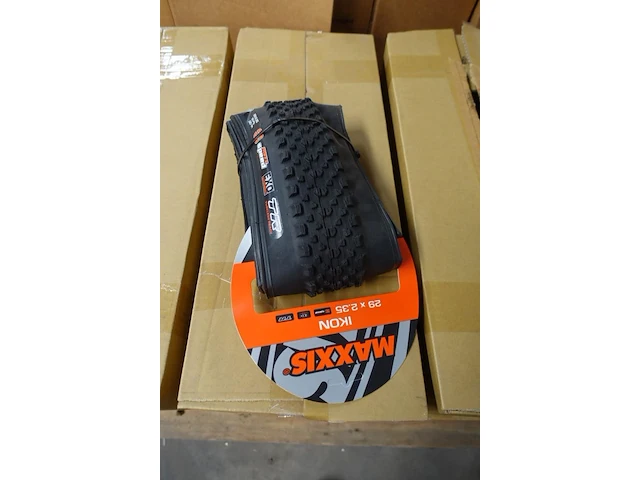 Pallet buitenbanden maxxis - afbeelding 3 van  3