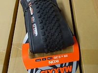 Pallet buitenbanden maxxis - afbeelding 3 van  3
