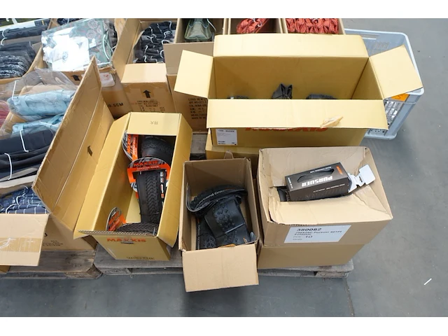 Pallet buitenbanden maxxis - afbeelding 1 van  6