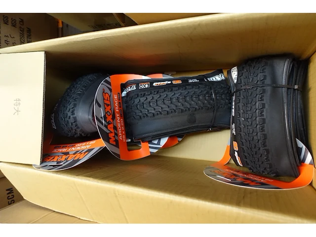 Pallet buitenbanden maxxis - afbeelding 4 van  6