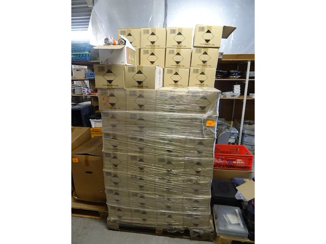 Pallet butaangasflessen x diverse gasvuurtjes - afbeelding 2 van  3