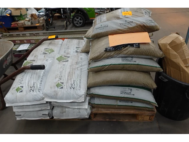 Pallet cement / zand - afbeelding 1 van  3