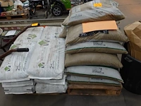Pallet cement / zand - afbeelding 1 van  3