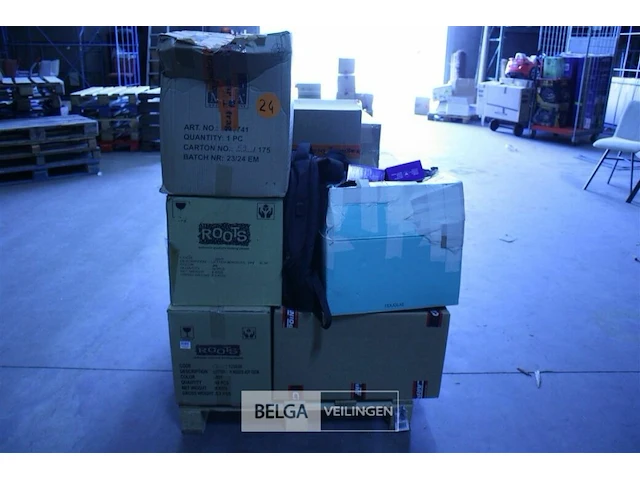 Pallet consumentengoederen - afbeelding 1 van  7