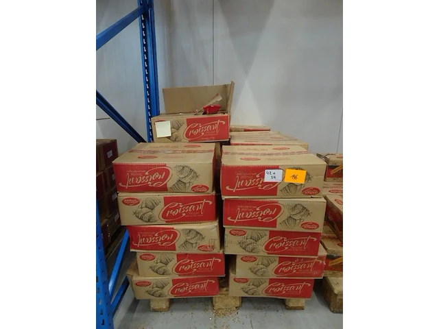 Pallet croissants razavi - afbeelding 1 van  2