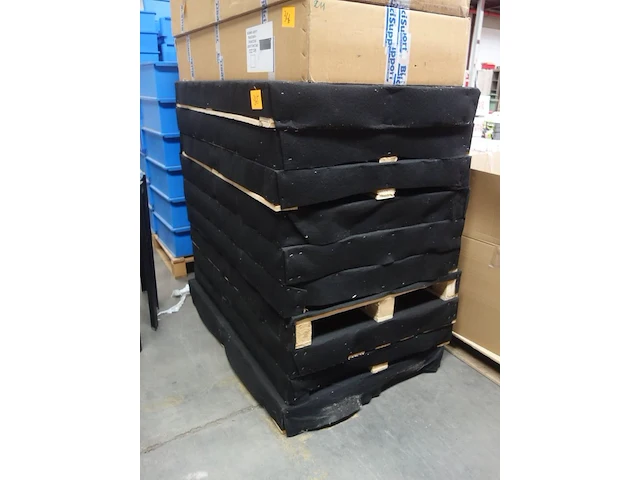 Pallet decoratieve standen - afbeelding 1 van  2