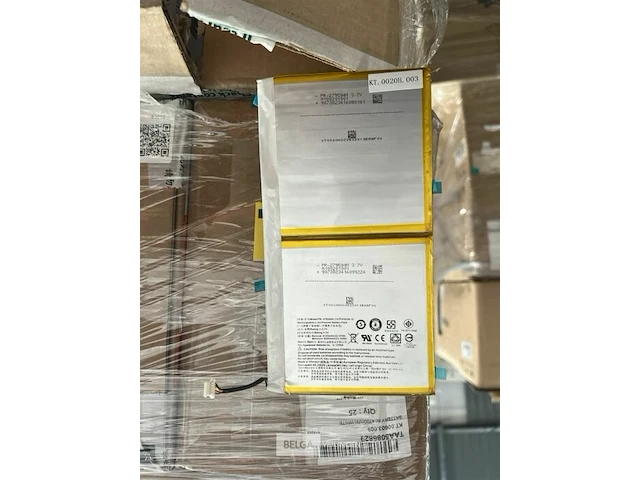 Pallet div batterijen, laptops en ipads - afbeelding 2 van  4