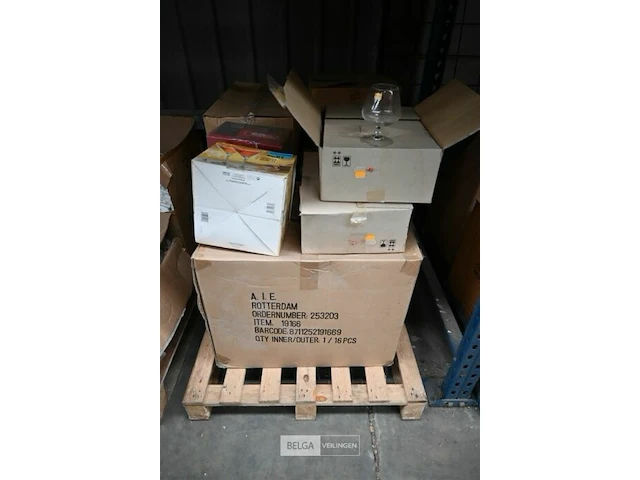 Pallet div glazen - afbeelding 3 van  3