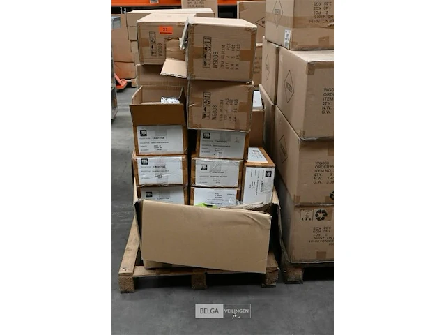 Pallet div items - afbeelding 1 van  1