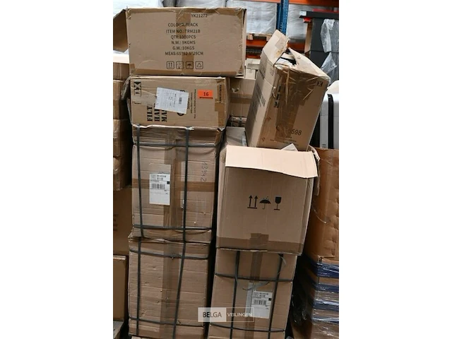 Pallet div mondmaskers - afbeelding 1 van  1