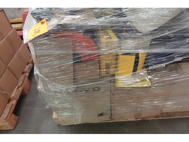 Pallet div oliefilters - afbeelding 9 van  10