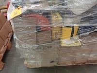 Pallet div oliefilters - afbeelding 9 van  10