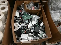 Pallet div onderdelen voor robotstofzuiger - afbeelding 1 van  1