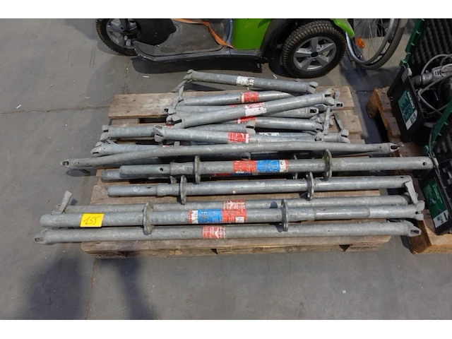 Pallet div stellingtoebehoren - afbeelding 1 van  2