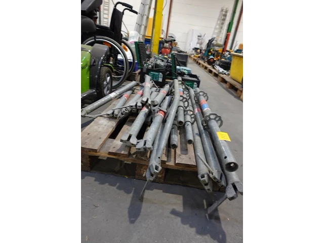 Pallet div stellingtoebehoren - afbeelding 2 van  2