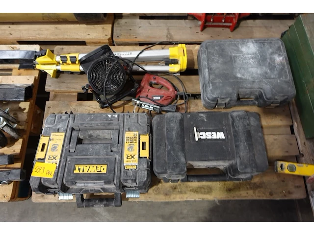 Pallet div werkgereedschap - afbeelding 1 van  5