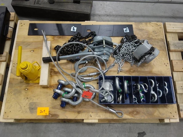 Pallet divers hijsmateriaal - afbeelding 1 van  5