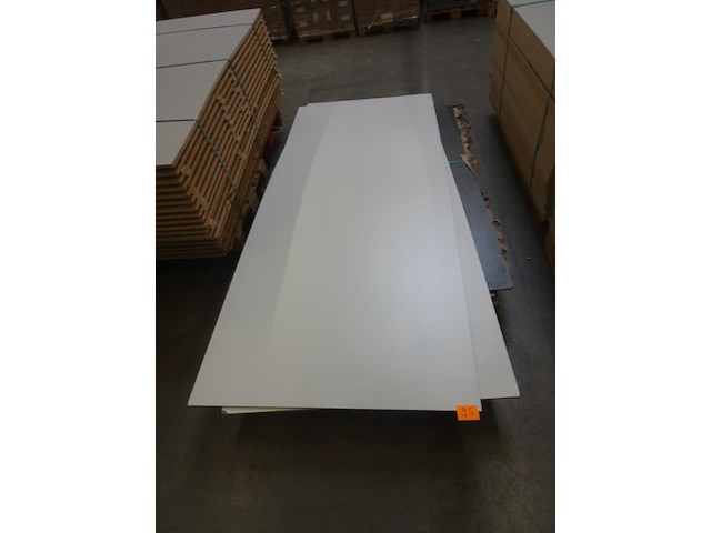 Pallet divers houten platen - afbeelding 1 van  4