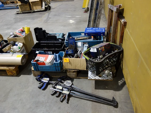 Pallet divers werkmateriaal - afbeelding 1 van  9