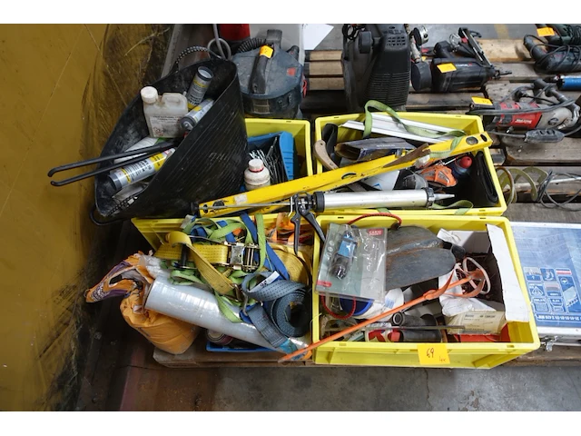 Pallet divers werkmateriaal - afbeelding 1 van  5