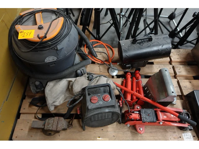 Pallet divers werkmateriaal - afbeelding 1 van  5