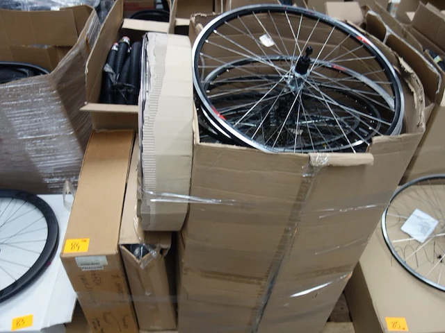 Pallet diverse alu velgen - afbeelding 1 van  2