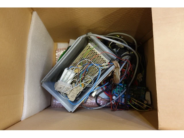 Pallet diverse apparatuur - afbeelding 2 van  3