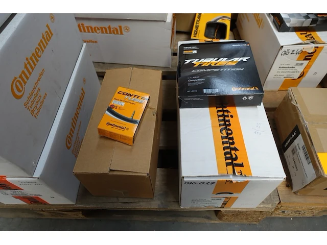 Pallet diverse banden continental - afbeelding 6 van  9