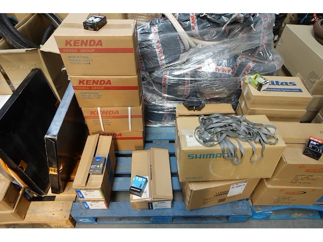 Pallet diverse banden - afbeelding 3 van  26