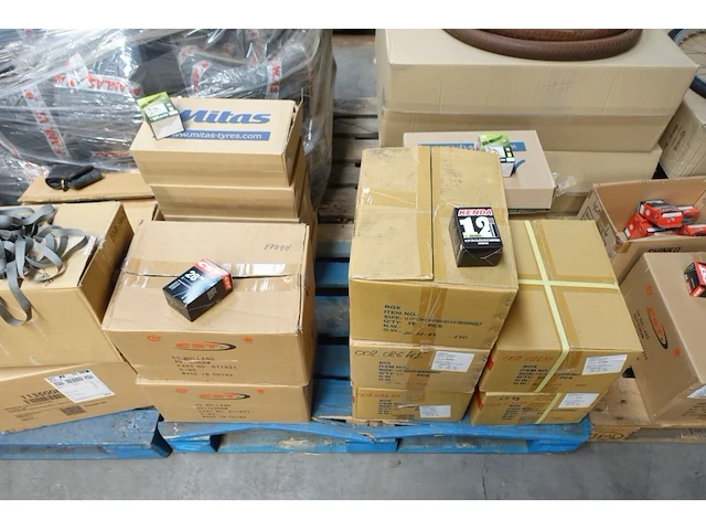 Pallet diverse banden - afbeelding 4 van  26