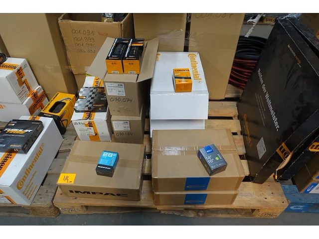 Pallet diverse banden - afbeelding 1 van  26