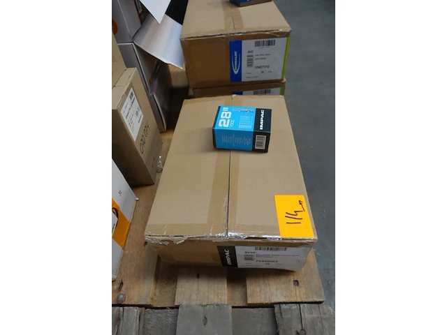 Pallet diverse banden - afbeelding 12 van  26