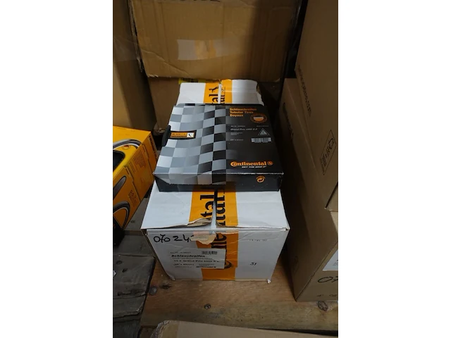 Pallet diverse banden - afbeelding 24 van  26