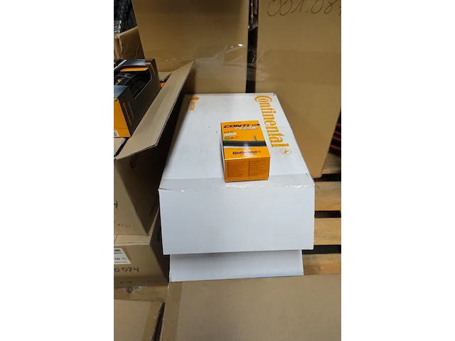Pallet diverse banden - afbeelding 26 van  26