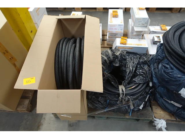 Pallet diverse buitenbanden - afbeelding 1 van  3
