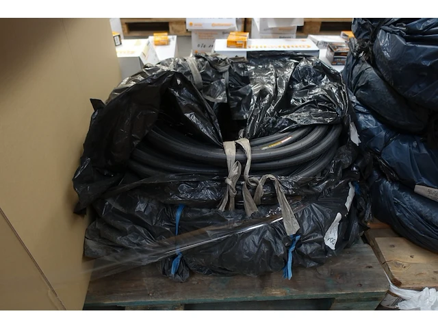 Pallet diverse buitenbanden - afbeelding 3 van  3