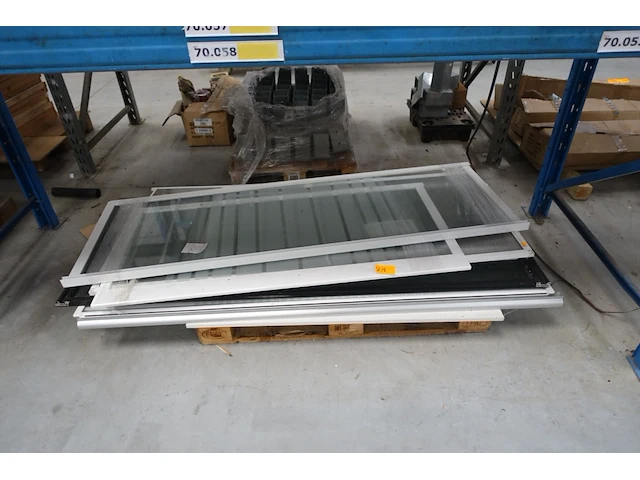 Pallet diverse doucheramen - afbeelding 1 van  2