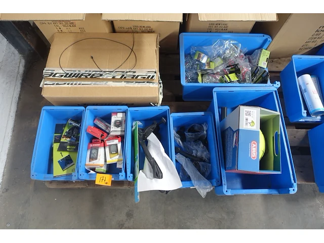 Pallet diverse fiets onderdelen - afbeelding 1 van  6
