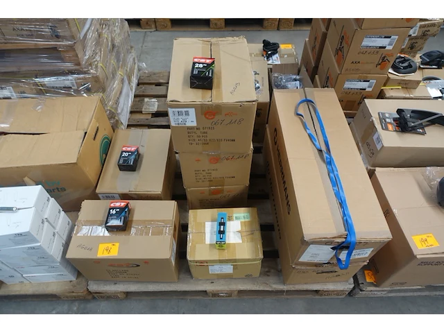Pallet diverse fiets onderdelen - afbeelding 1 van  11