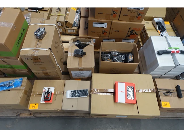 Pallet diverse fiets onderdelen - afbeelding 1 van  11