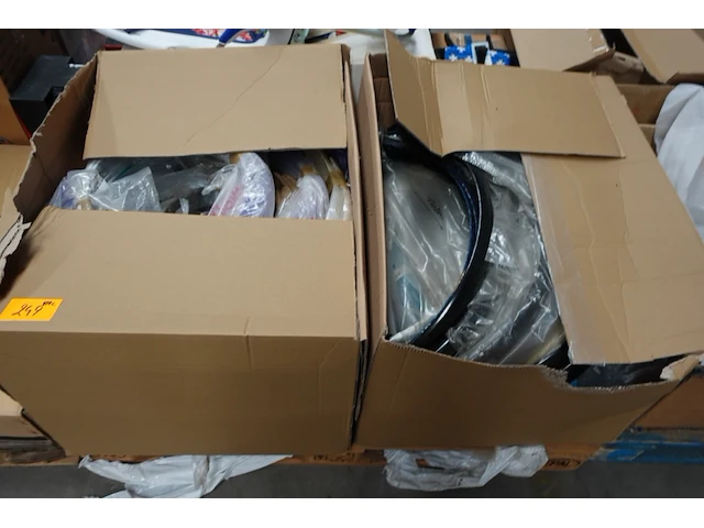 Pallet diverse fietsonderdelen - afbeelding 1 van  3