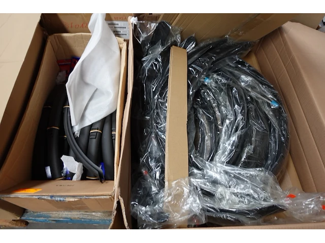 Pallet diverse fietsonderdelen - afbeelding 1 van  3