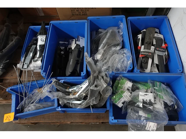Pallet diverse fietsonderdelen - afbeelding 1 van  8