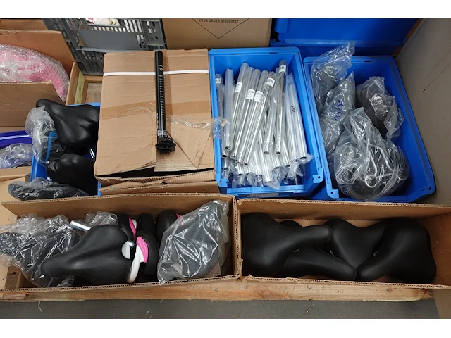 Pallet diverse fietsonderdelen - afbeelding 1 van  7