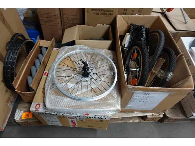 Pallet diverse fietsonderdelen - afbeelding 1 van  5