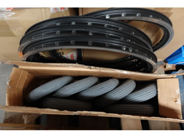 Pallet diverse fietsonderdelen - afbeelding 4 van  5