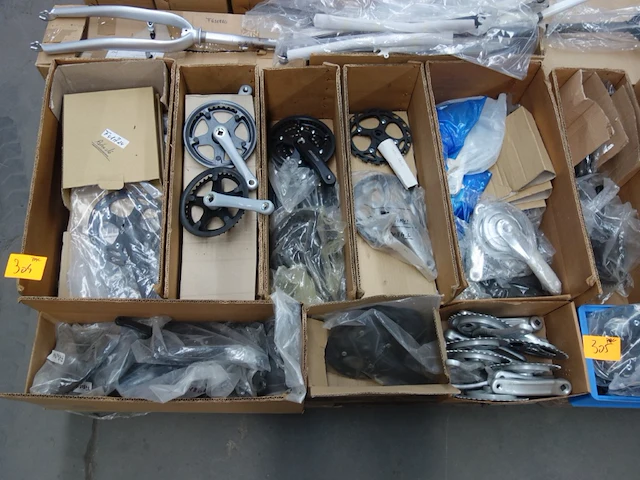 Pallet diverse fietsonderdelen - afbeelding 1 van  6