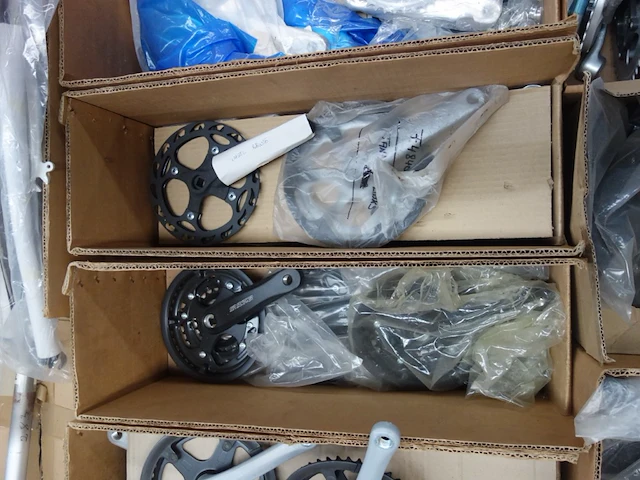 Pallet diverse fietsonderdelen - afbeelding 3 van  6