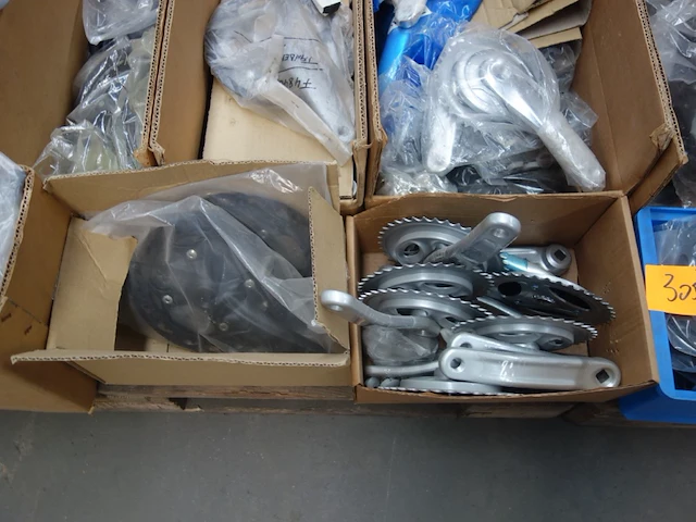 Pallet diverse fietsonderdelen - afbeelding 5 van  6