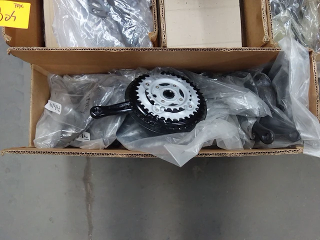 Pallet diverse fietsonderdelen - afbeelding 6 van  6